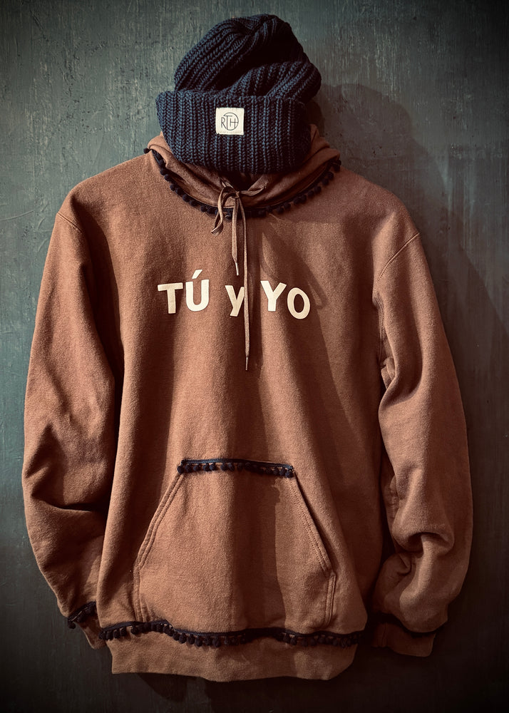 RTH TÚ y YO HOODIE-BROWN