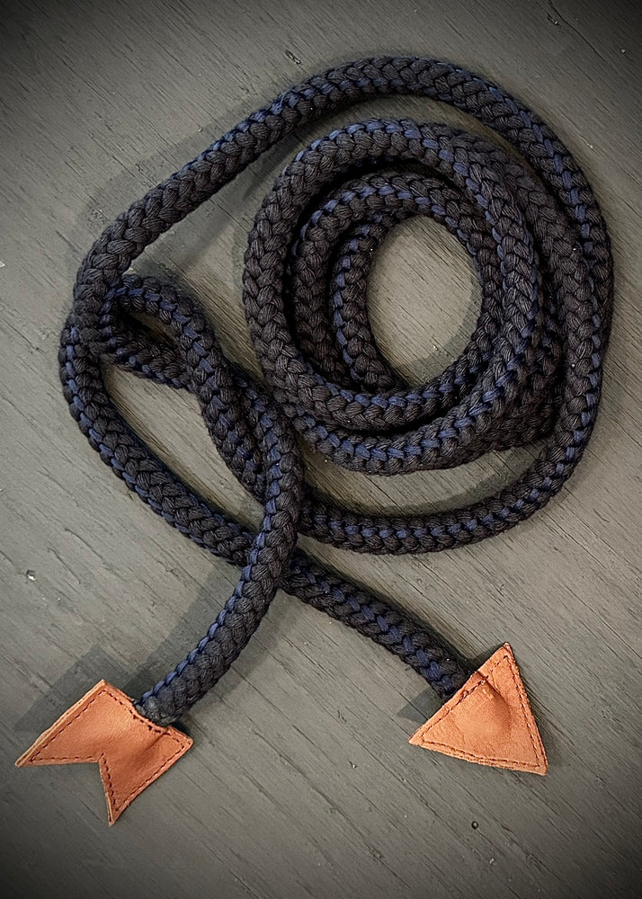 RTH ROPE BELT ARROW - BLACK & NAVY W/COGNAC LEATHER TIPS