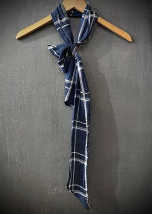 RTH DRAWSTRING PLAIN FRONT WALKING SHIRT - RAYON WEAVE COTTON - OPEN PLAID - NAVY