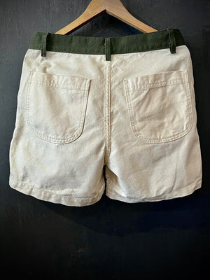 RTH CLASSIC CHINO SHORT - CREAM W/ OLIVE TRIM